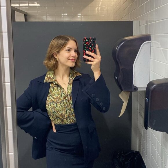 🕊️ Welcome to my closet! Click here to read my story 🕊️ - Picture 2 of 4